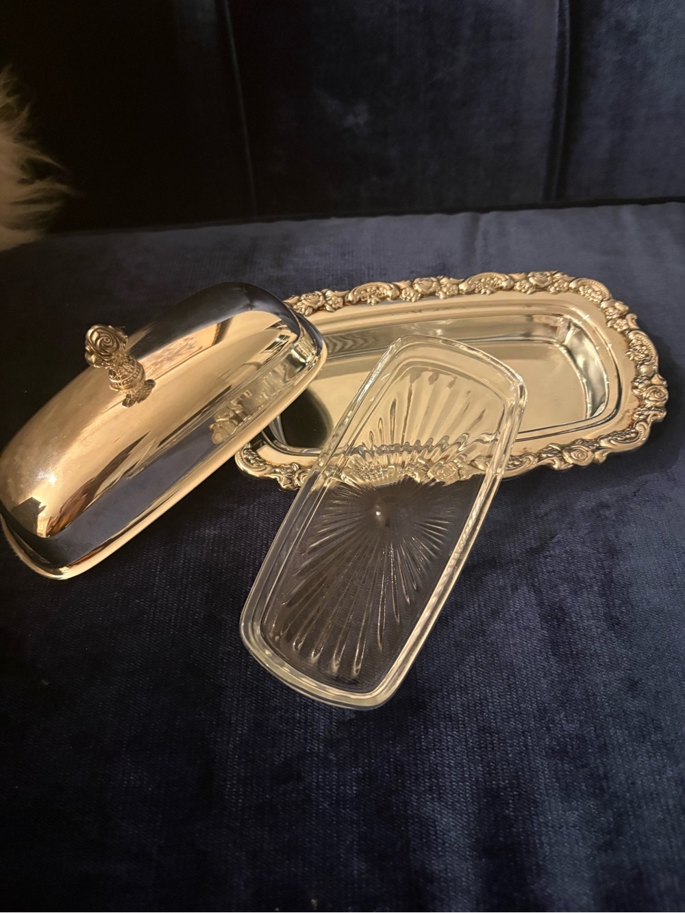 Oneida Silver-Tone Ornate Butter Dish with Clear Glass Tray